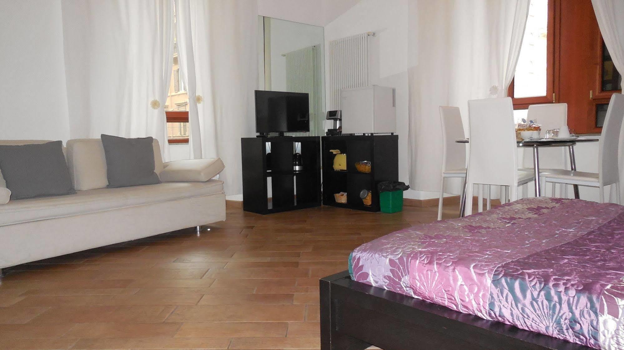 Tridente Rooms Roma Esterno foto