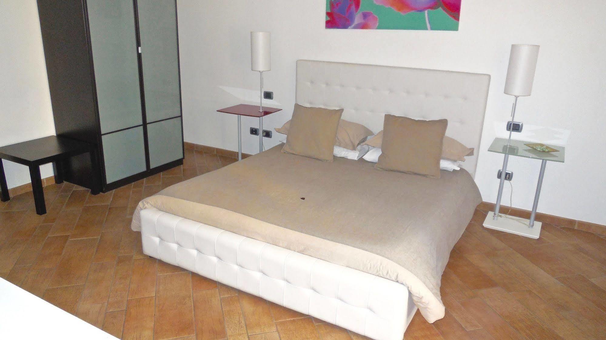 Tridente Rooms Roma Esterno foto