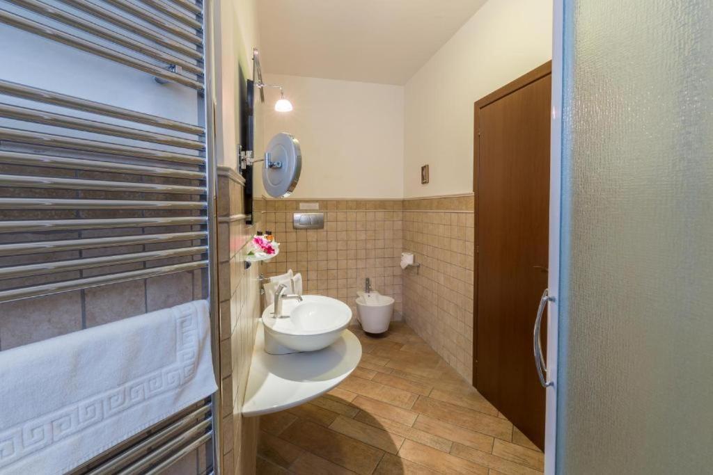 Tridente Rooms Roma Esterno foto